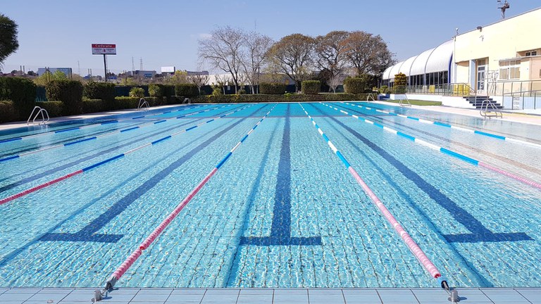 Piscina municipal.jpeg
