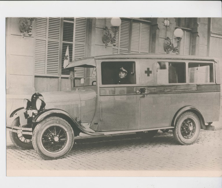Fotografia antiga de la secció local de la Creu Roja. ripollet-cul-Creu-Roja-Centenari-exposicio-071021-4.jpg