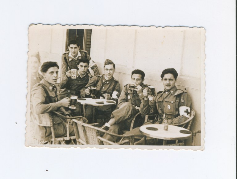 Fotografia antiga de la secció local de la Creu Roja. ripollet-cul-Creu-Roja-Centenari-exposicio-071021-7.jpg