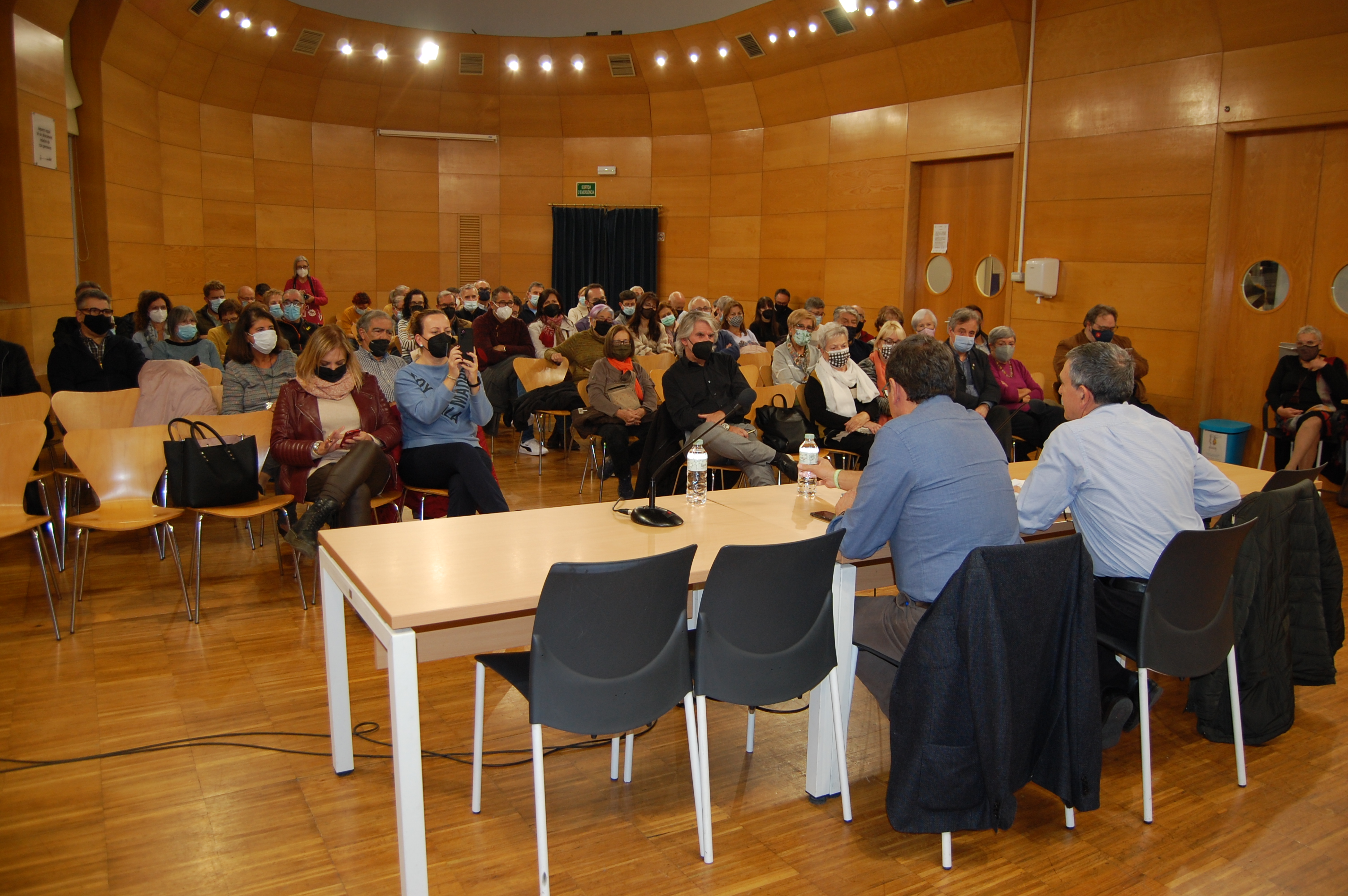 ripollet-pol-junts-presentacio-llibre-josep-rull-121121-6.JPG