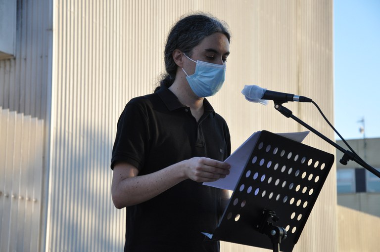 José María Osuna, intervenint a l'acte per les víctimes de la COVID-19
