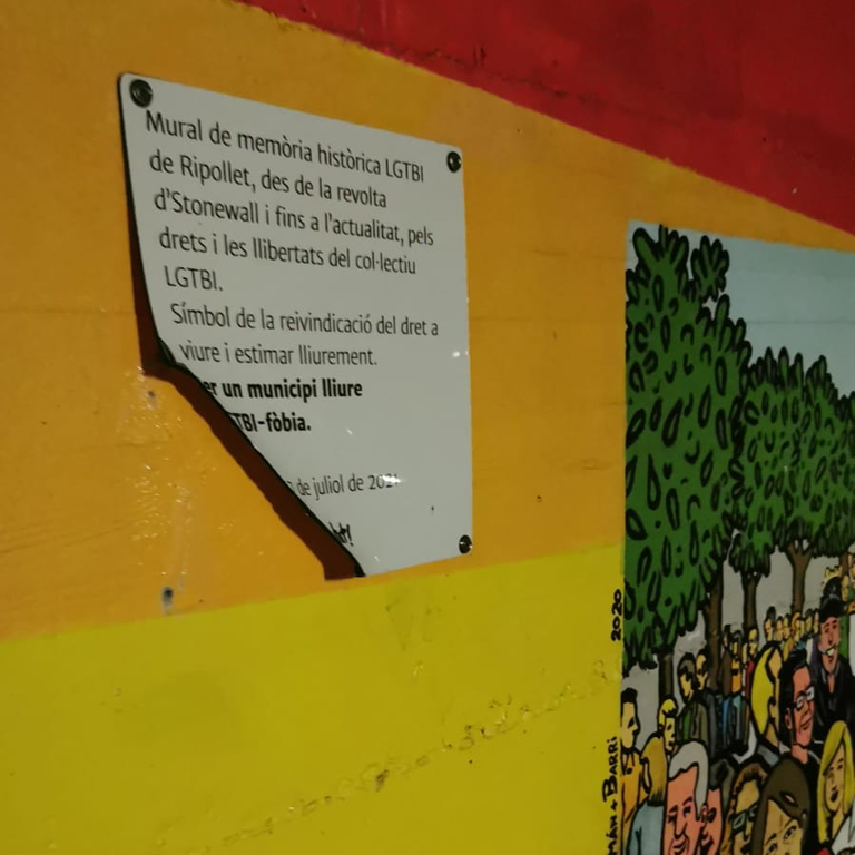 ripollet-soc-lgtbi-vandalisme-150921-1.png